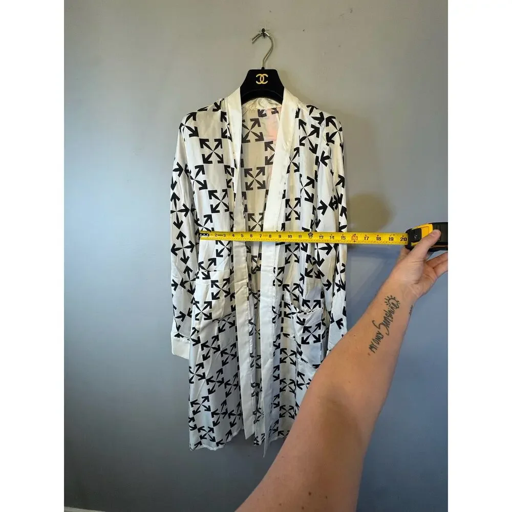 Off-White Virgil Abloh Arrow Pattern Silk Robe Size Small White Black - Picture 8 of 8